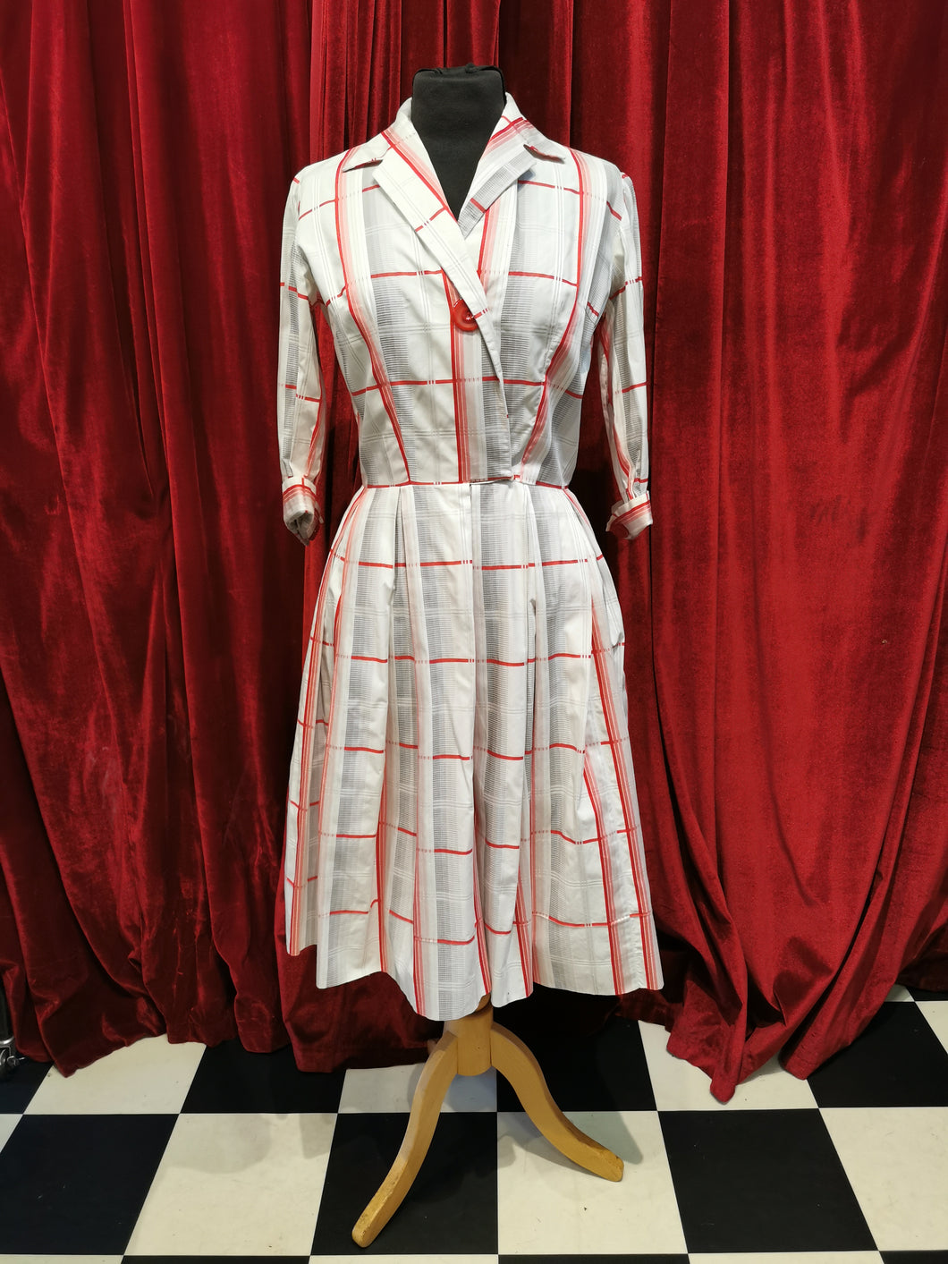 Vintage 1950s Red & White Checked Shirtwaister Swing Dress